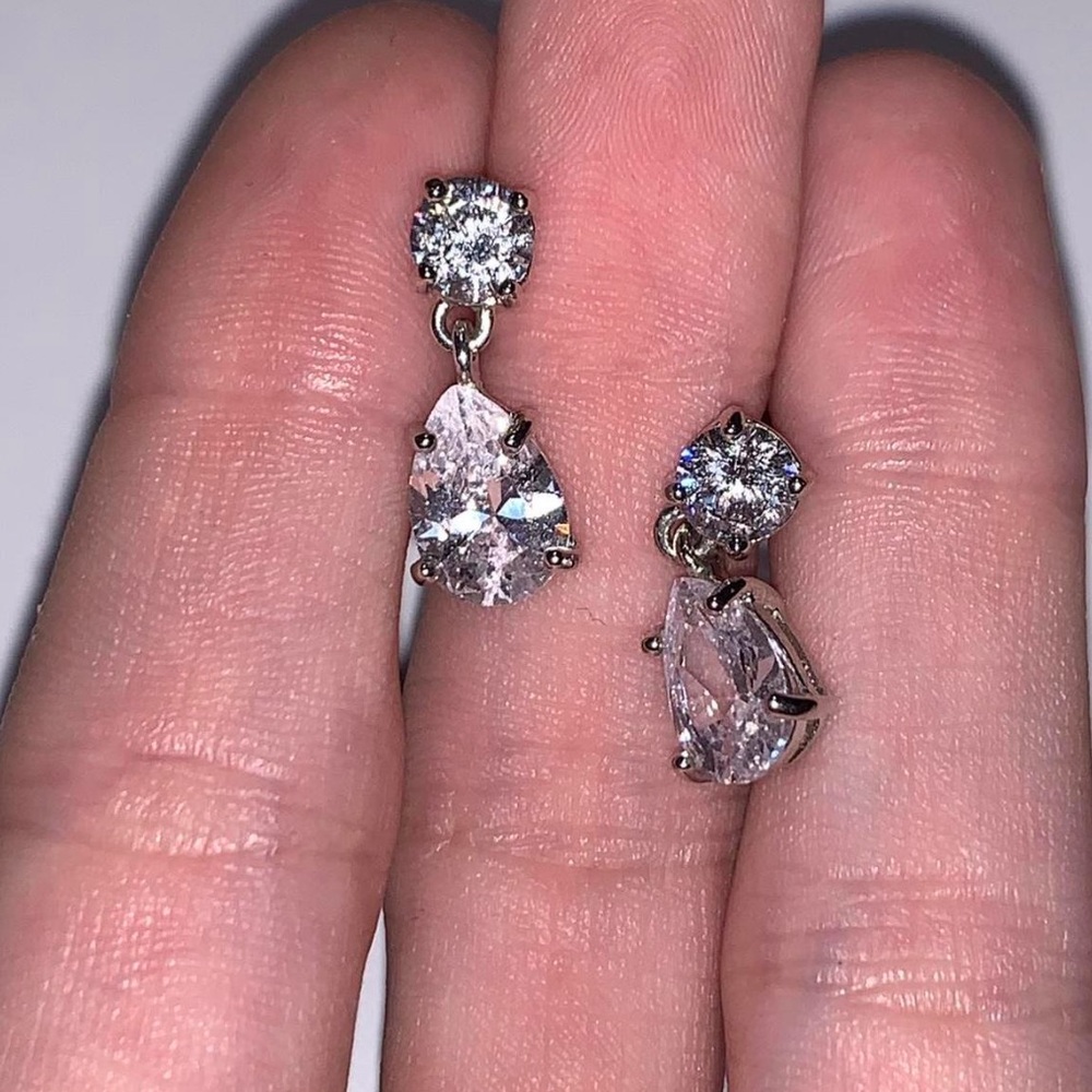 Teardrop crystal earrings dangling